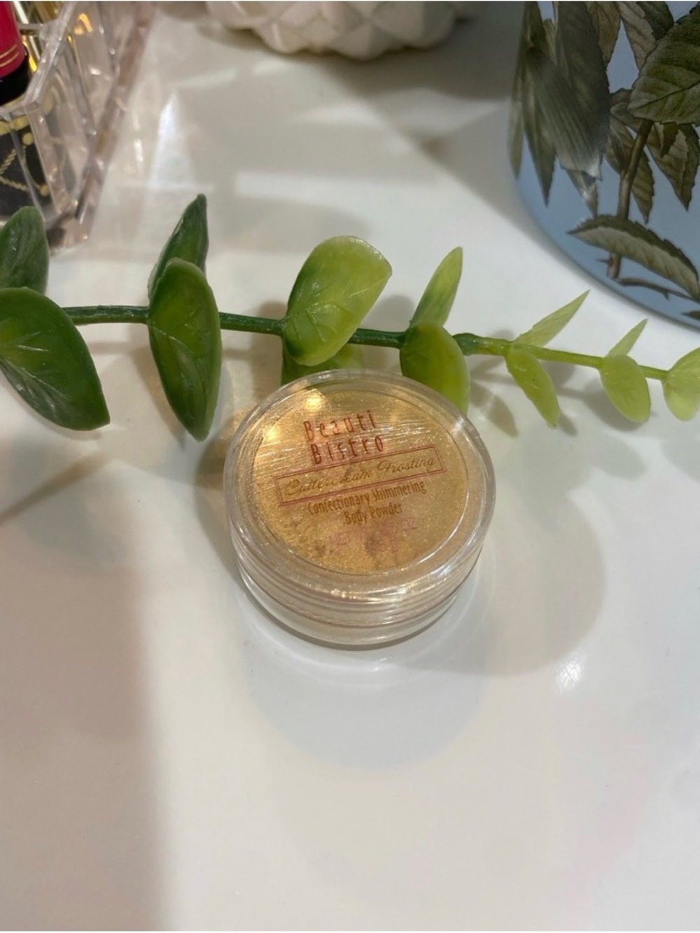RARE Beauté Bistro Buttercream Frosting Shimmering Body Powder